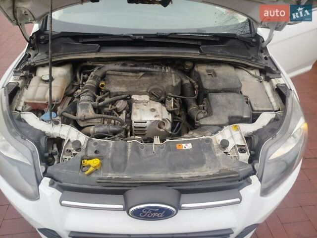 Білий Форд Фокус, об'ємом двигуна 1 л та пробігом 290 тис. км за 5000 $, фото 16 на Automoto.ua