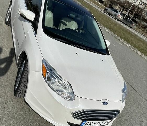 Белый Форд Фокус, объемом двигателя 0 л и пробегом 78 тыс. км за 7700 $, фото 11 на Automoto.ua