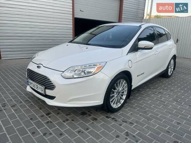 Белый Форд Фокус, объемом двигателя 0 л и пробегом 140 тыс. км за 7000 $, фото 1 на Automoto.ua