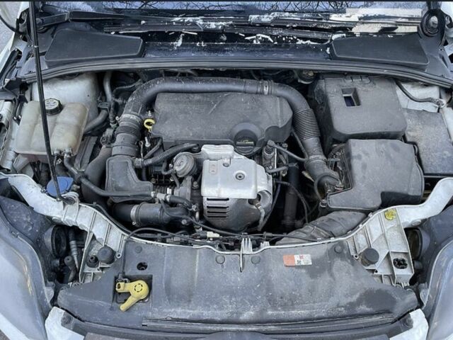Білий Форд Фокус, об'ємом двигуна 1 л та пробігом 174 тис. км за 6400 $, фото 3 на Automoto.ua