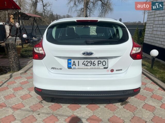 Белый Форд Фокус, объемом двигателя 1 л и пробегом 207 тыс. км за 6000 $, фото 3 на Automoto.ua