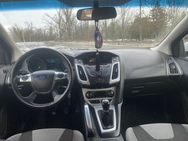 Білий Форд Фокус, об'ємом двигуна 1 л та пробігом 168 тис. км за 7000 $, фото 4 на Automoto.ua