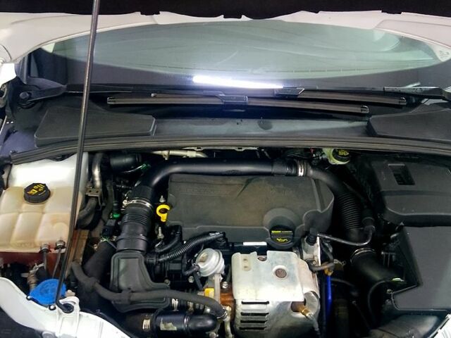 Білий Форд Фокус, об'ємом двигуна 1 л та пробігом 1190 тис. км за 5999 $, фото 1 на Automoto.ua