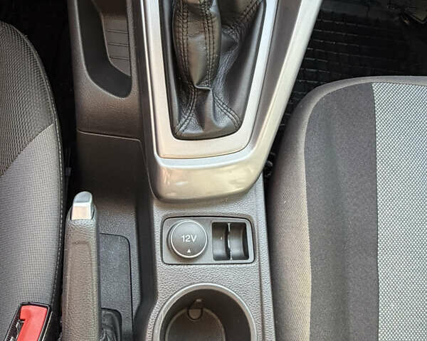 Белый Форд Фокус, объемом двигателя 1 л и пробегом 65 тыс. км за 8000 $, фото 7 на Automoto.ua