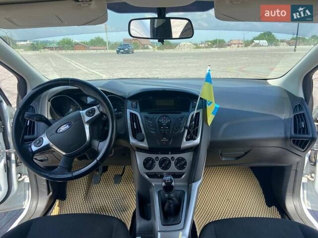 Белый Форд Фокус, объемом двигателя 1 л и пробегом 147 тыс. км за 6500 $, фото 7 на Automoto.ua