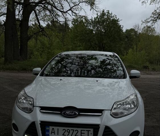 Белый Форд Фокус, объемом двигателя 1 л и пробегом 160 тыс. км за 6000 $, фото 1 на Automoto.ua