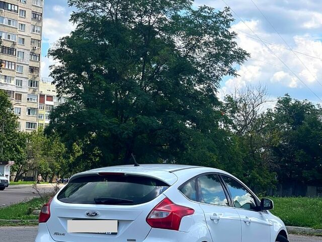 Белый Форд Фокус, объемом двигателя 1 л и пробегом 131 тыс. км за 4700 $, фото 1 на Automoto.ua