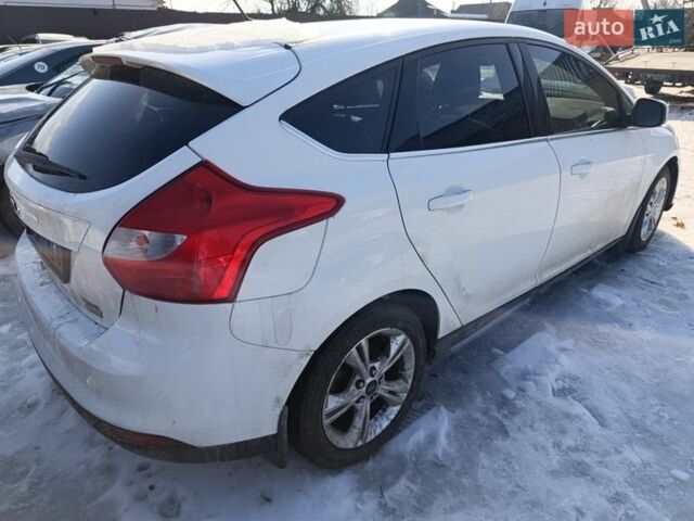 Белый Форд Фокус, объемом двигателя 1 л и пробегом 74 тыс. км за 2650 $, фото 5 на Automoto.ua