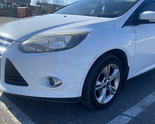 Білий Форд Фокус, об'ємом двигуна 1.6 л та пробігом 199 тис. км за 7500 $, фото 2 на Automoto.ua