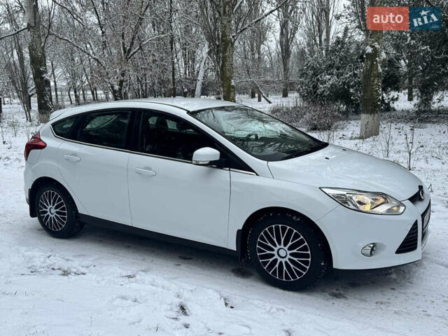 Білий Форд Фокус, об'ємом двигуна 1 л та пробігом 97 тис. км за 7200 $, фото 3 на Automoto.ua