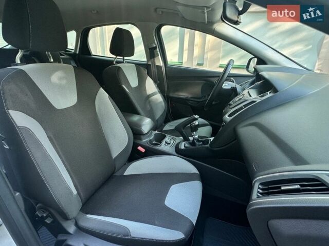 Білий Форд Фокус, об'ємом двигуна 1 л та пробігом 196 тис. км за 6100 $, фото 13 на Automoto.ua