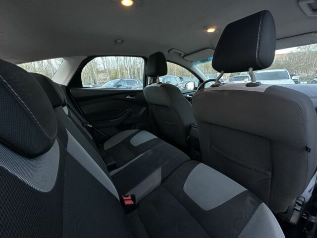 Белый Форд Фокус, объемом двигателя 1 л и пробегом 164 тыс. км за 5700 $, фото 9 на Automoto.ua