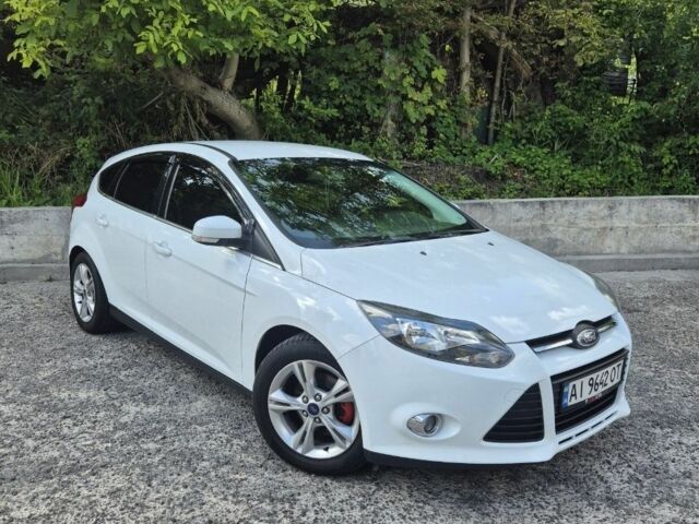 Білий Форд Фокус, об'ємом двигуна 1 л та пробігом 95 тис. км за 7996 $, фото 5 на Automoto.ua