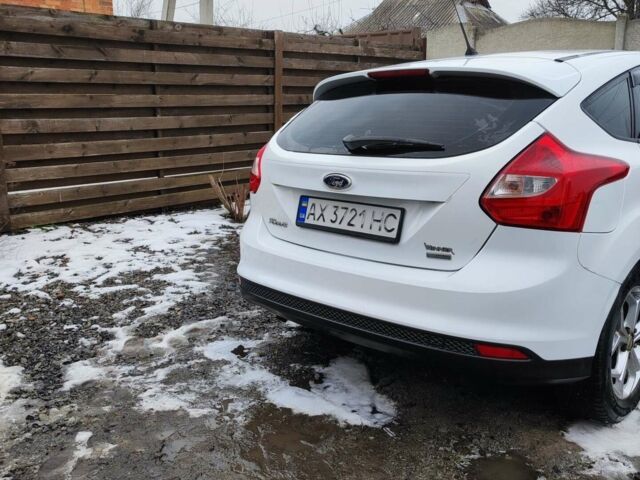 Білий Форд Фокус, об'ємом двигуна 1 л та пробігом 132 тис. км за 6000 $, фото 5 на Automoto.ua