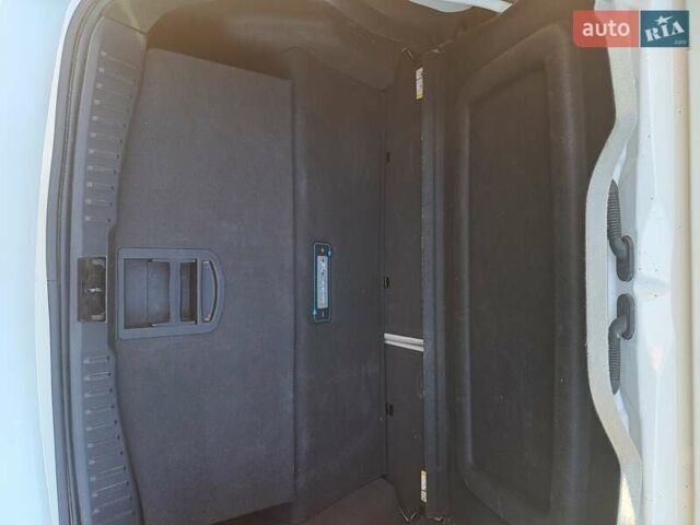 Белый Форд Фокус, объемом двигателя 0 л и пробегом 104 тыс. км за 9300 $, фото 12 на Automoto.ua