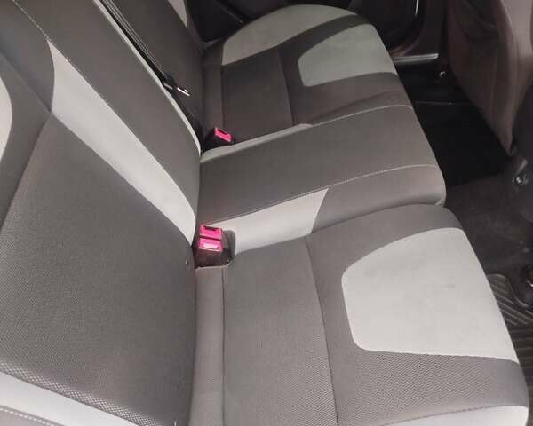 Білий Форд Фокус, об'ємом двигуна 1 л та пробігом 290 тис. км за 5000 $, фото 11 на Automoto.ua