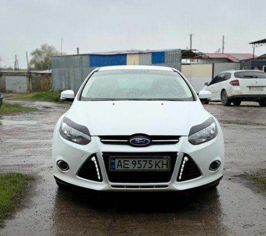 Белый Форд Фокус, объемом двигателя 1 л и пробегом 145 тыс. км за 7300 $, фото 5 на Automoto.ua