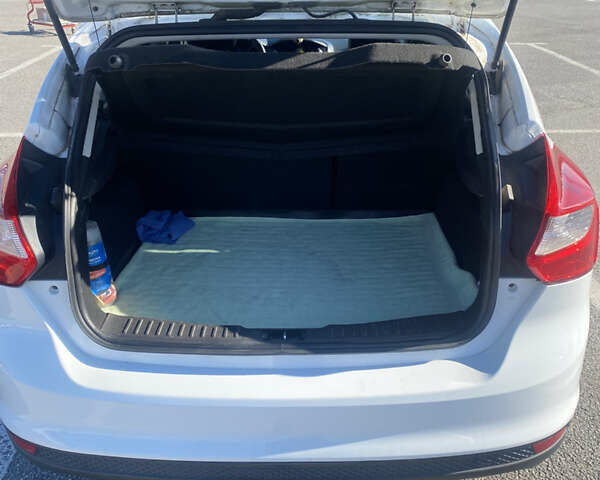 Білий Форд Фокус, об'ємом двигуна 1.6 л та пробігом 199 тис. км за 7500 $, фото 15 на Automoto.ua