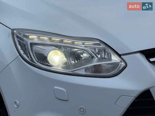 Білий Форд Фокус, об'ємом двигуна 1.6 л та пробігом 227 тис. км за 8600 $, фото 11 на Automoto.ua