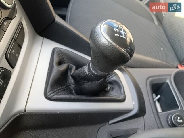 Белый Форд Фокус, объемом двигателя 1 л и пробегом 74 тыс. км за 2650 $, фото 1 на Automoto.ua