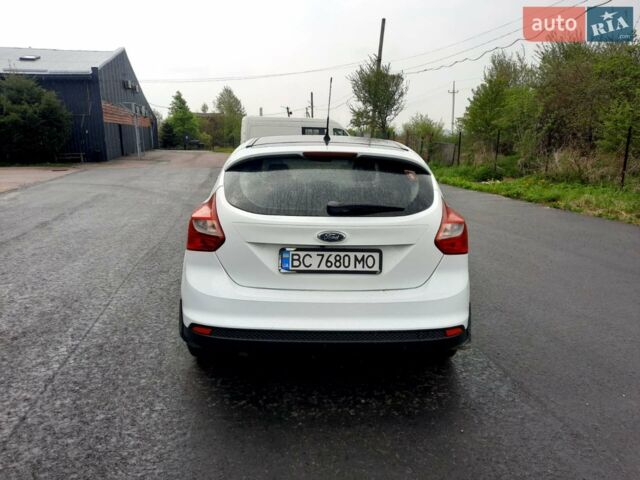 Белый Форд Фокус, объемом двигателя 1 л и пробегом 188 тыс. км за 6600 $, фото 2 на Automoto.ua