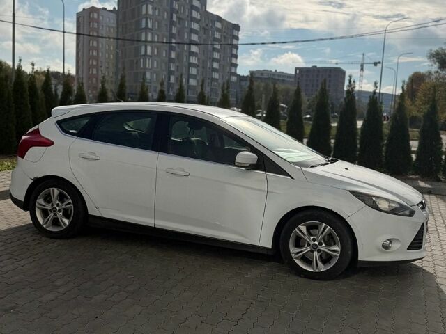 Белый Форд Фокус, объемом двигателя 1 л и пробегом 211 тыс. км за 6000 $, фото 4 на Automoto.ua