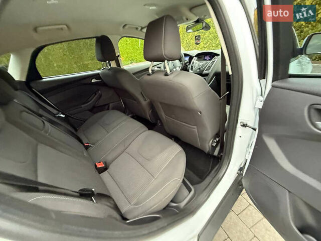 Белый Форд Фокус, объемом двигателя 1.6 л и пробегом 227 тыс. км за 8900 $, фото 33 на Automoto.ua