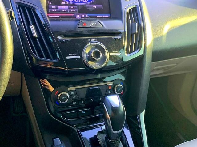 Форд Фокус 2013 в Харькове на Automoto.ua Белый Форд Фокус, объемом двигателя 0 л и пробегом 110 тыс. км за 6400 $, фото 5 на Automoto.ua