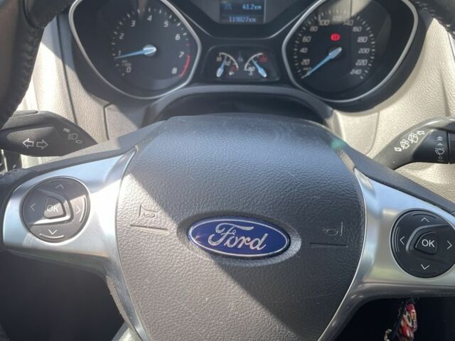 Белый Форд Фокус, объемом двигателя 1.6 л и пробегом 123 тыс. км за 7000 $, фото 2 на Automoto.ua