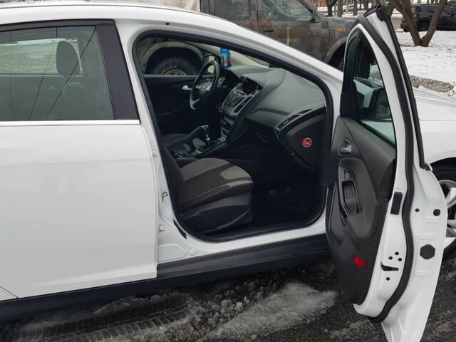 Білий Форд Фокус, об'ємом двигуна 1 л та пробігом 120 тис. км за 6500 $, фото 11 на Automoto.ua