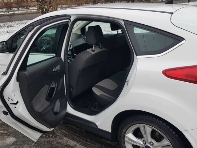 Білий Форд Фокус, об'ємом двигуна 1 л та пробігом 120 тис. км за 6500 $, фото 17 на Automoto.ua