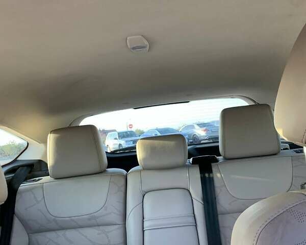 Белый Форд Фокус, объемом двигателя 0 л и пробегом 110 тыс. км за 6400 $, фото 7 на Automoto.ua