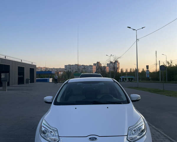 Белый Форд Фокус, объемом двигателя 0 л и пробегом 137 тыс. км за 6000 $, фото 3 на Automoto.ua