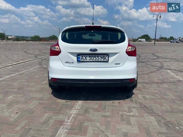 Белый Форд Фокус, объемом двигателя 1 л и пробегом 147 тыс. км за 6500 $, фото 2 на Automoto.ua