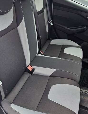 Білий Форд Фокус, об'ємом двигуна 1.6 л та пробігом 180 тис. км за 7700 $, фото 9 на Automoto.ua