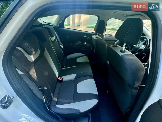 Білий Форд Фокус, об'ємом двигуна 1 л та пробігом 196 тис. км за 6100 $, фото 14 на Automoto.ua