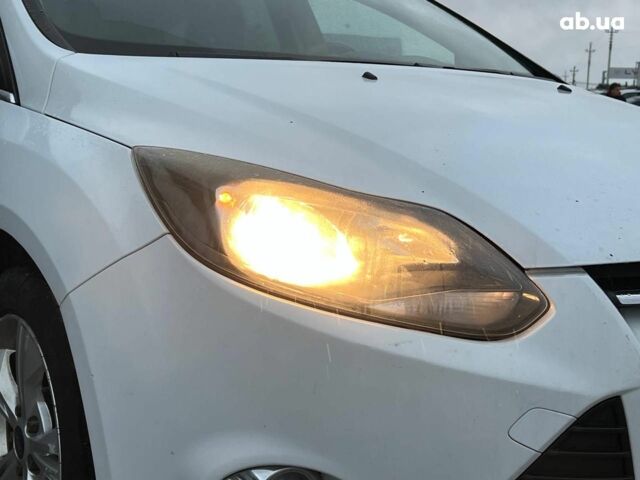 Форд Фокус 2013 в Львове на Automoto.ua Белый Форд Фокус, объемом двигателя 1 л и пробегом 290 тыс. км за 5490 $, фото 12 на Automoto.ua