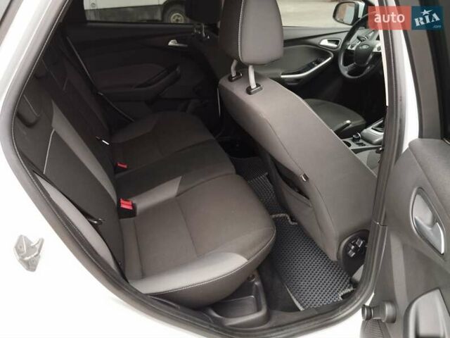 Белый Форд Фокус, объемом двигателя 1 л и пробегом 190 тыс. км за 5850 $, фото 9 на Automoto.ua