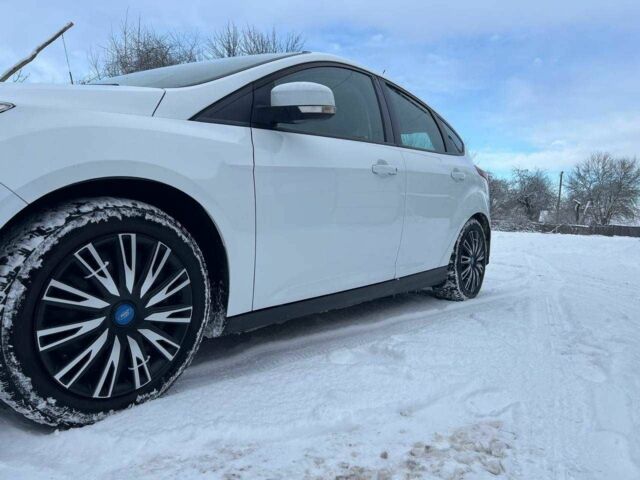 Белый Форд Фокус, объемом двигателя 1.6 л и пробегом 225 тыс. км за 8500 $, фото 11 на Automoto.ua