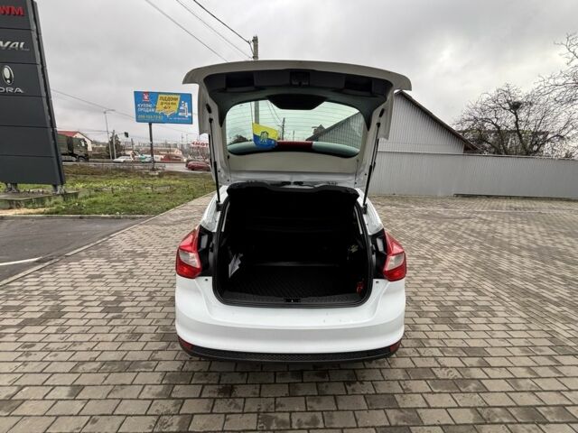 Белый Форд Фокус, объемом двигателя 1 л и пробегом 160 тыс. км за 5990 $, фото 17 на Automoto.ua