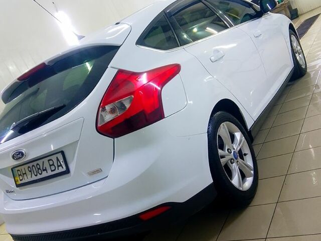 Білий Форд Фокус, об'ємом двигуна 1 л та пробігом 1190 тис. км за 5999 $, фото 4 на Automoto.ua