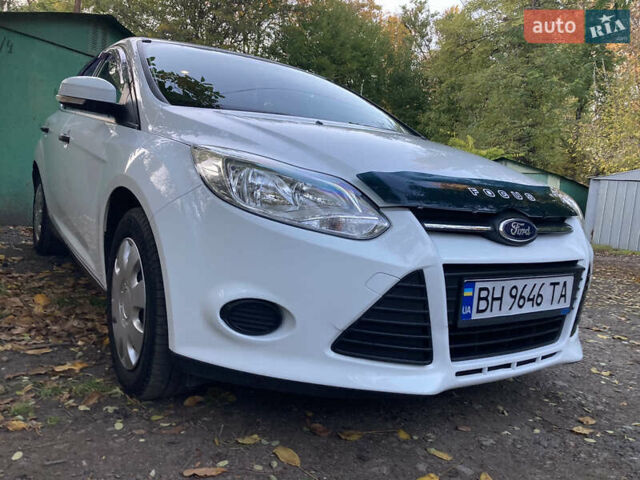 Форд Фокус 2014 в Одессе на Automoto.ua Белый Форд Фокус, объемом двигателя 1 л и пробегом 111 тыс. км за 4999 $, фото 1 на Automoto.ua