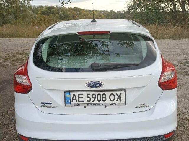 Белый Форд Фокус, объемом двигателя 2 л и пробегом 180 тыс. км за 7500 $, фото 7 на Automoto.ua
