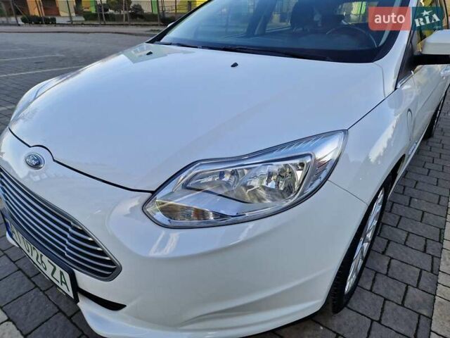 Білий Форд Фокус, об'ємом двигуна 0 л та пробігом 65 тис. км за 5999 $, фото 19 на Automoto.ua