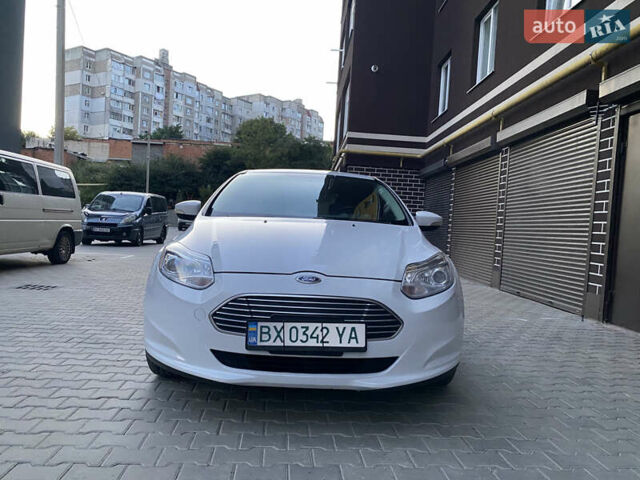 Белый Форд Фокус, объемом двигателя 0 л и пробегом 117 тыс. км за 7900 $, фото 14 на Automoto.ua