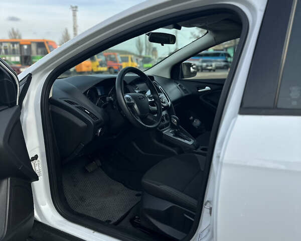 Белый Форд Фокус, объемом двигателя 2 л и пробегом 115 тыс. км за 7499 $, фото 4 на Automoto.ua