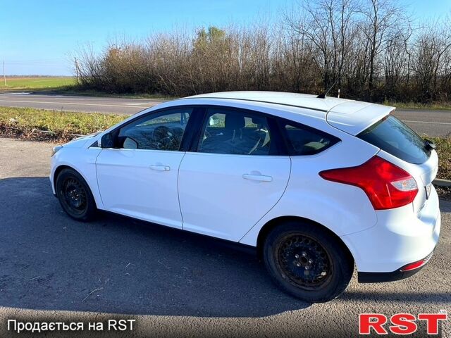 Белый Форд Фокус, объемом двигателя 1 л и пробегом 85 тыс. км за 6999 $, фото 1 на Automoto.ua