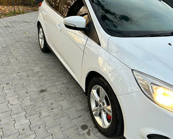 Белый Форд Фокус, объемом двигателя 2 л и пробегом 307 тыс. км за 6800 $, фото 7 на Automoto.ua