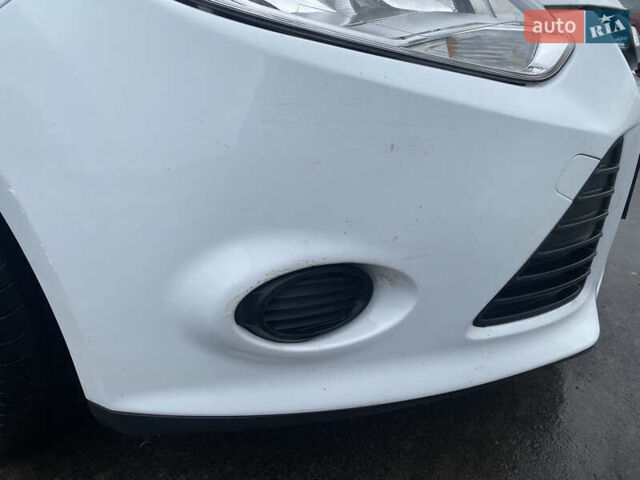 Белый Форд Фокус, объемом двигателя 1 л и пробегом 115 тыс. км за 8000 $, фото 6 на Automoto.ua