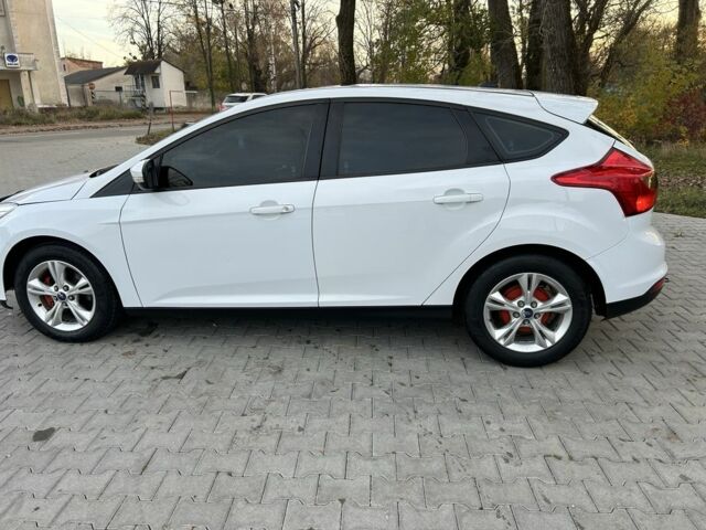 Белый Форд Фокус, объемом двигателя 2 л и пробегом 306 тыс. км за 6850 $, фото 1 на Automoto.ua
